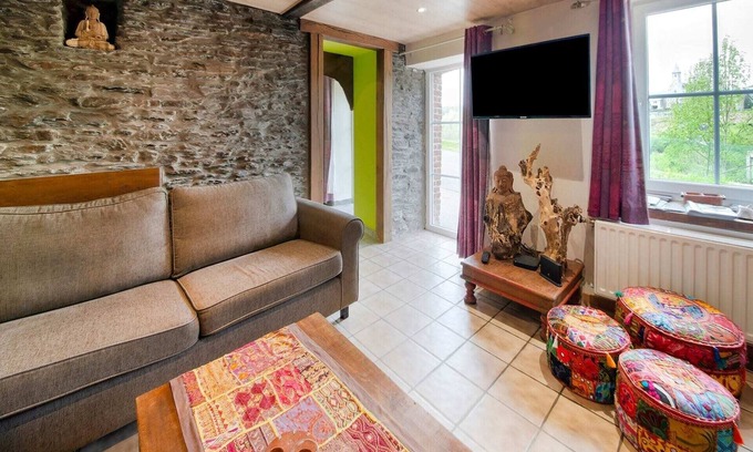 Orchimont House | Zen-inspired Holiday Home in Orchimont with Jacuzzi