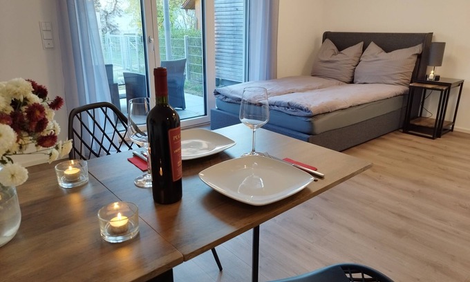 Dachau District Apartment | Zentrales, Helles und neu Möbliertes Apartment Nähe S-bahn