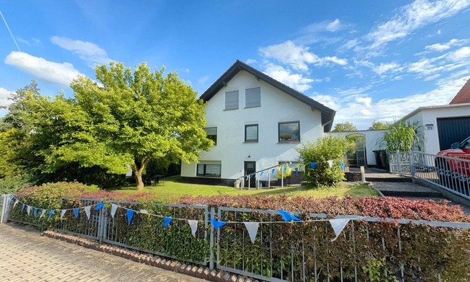 Eschwege Apartment | Zentrumnahe ferienwohnung mit garten und stellplatz