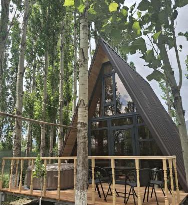 Aghavnadzor House | Zovaber hangsti goti