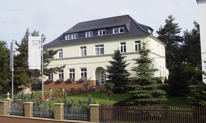 Meerane House | Zur alten Schule