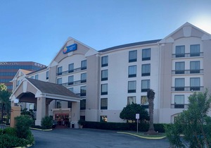 Comfort Inn & Suites Southwest Freeway at Westpark