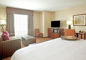 Hampton Inn & Suites Minneapolis St. Paul Airport - Mall of America