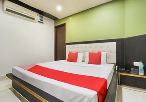 OYO 48233 Hotel Seven Seas