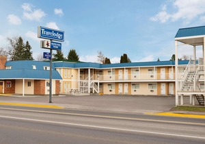 Travelodge by Wyndham Quesnel BC