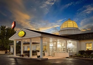 Ramada by Wyndham Richland Center