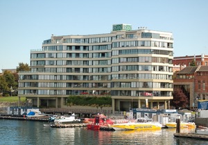 Victoria Regent Waterfront Hotel & Suites