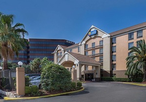 Comfort Inn & Suites Southwest Freeway at Westpark