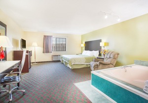 Days Inn by Wyndham Lexington NE