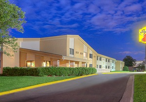 Ramada by Wyndham Minneapolis Golden Valley