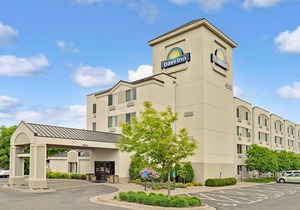 Days Inn by Wyndham Eagan Minnesota Near Mall of America