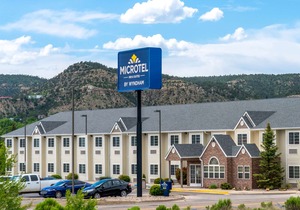 Microtel Inn & Suites by Wyndham Raton