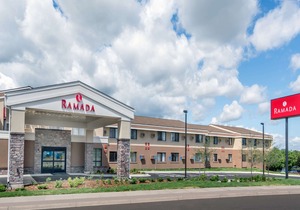 Ramada by Wyndham Minneapolis Golden Valley