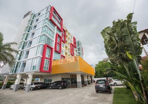 Backpacker Street Airport Place