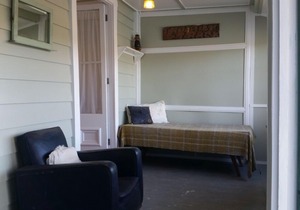 Bach 78 Islington Bay Rangitoto Island