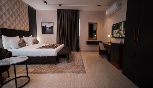 Royal Studio Suite