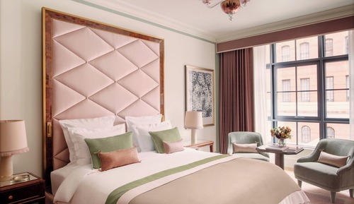 Deluxe Room, 1 King Bed