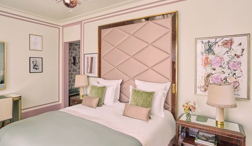 Room (Courtyard King)