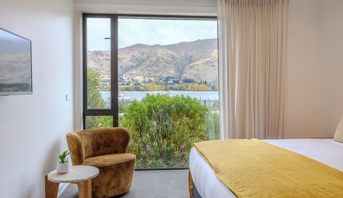 Studio Room Garden & Lake View
