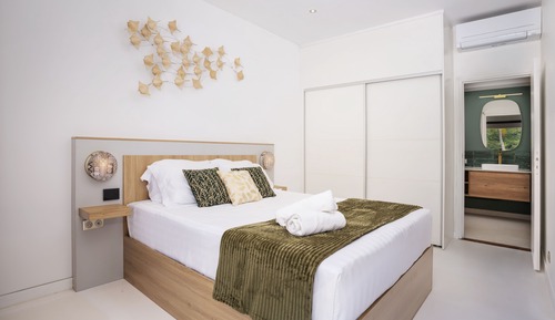 Suite, 1 Queen Bed with Sofa bed, Garden View, Ground Floor