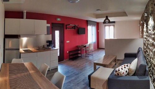 Deluxe Studio
