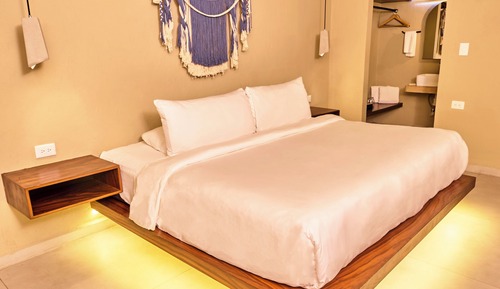 Standard Room, 1 King Bed