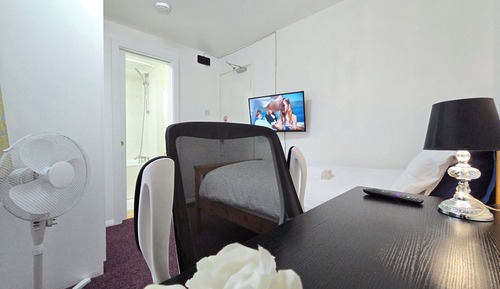 Business Single Room, Private Bathroom (Grendon Room 2)
