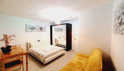 Standard Double or Twin Room, Ensuite, Garden View (Grendon Room 3)