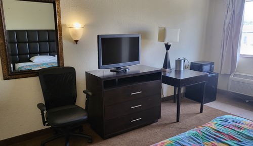 Basic Single Room, 1 King Bed