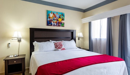 Studio Suite, 1 King Bed, Kitchen