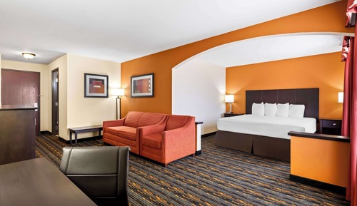 Suite, 1 King Bed with Sofa bed, Non Smoking, Refrigerator & Microwave (with Sofabed)