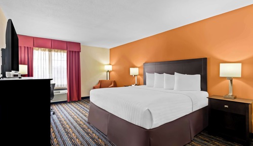 Standard Room, 1 King Bed, Non Smoking, Refrigerator & Microwave