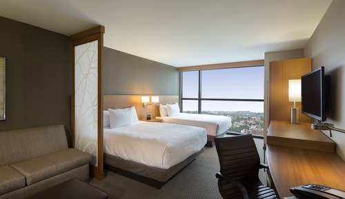 Room (2 Queenbed & 1 Sofabed, High Floor)