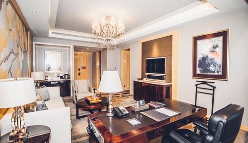 Deluxe Suite