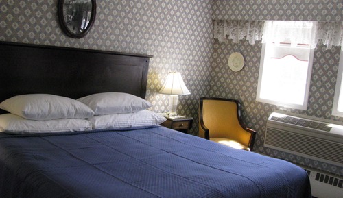 Standard Room, 1 King Bed