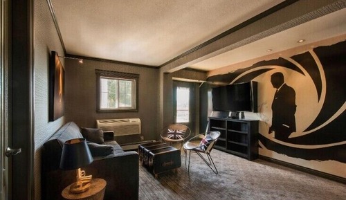 Luxury Suite
