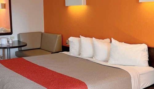 Standard Room, 1 King Bed, Non Smoking