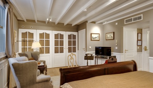 Junior Double Room (2 adults)