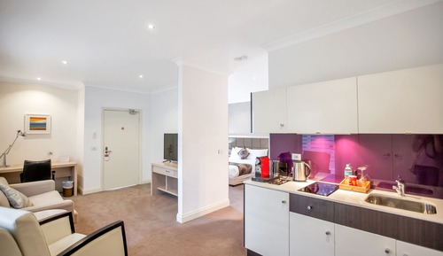 One Bedroom Apartment 
