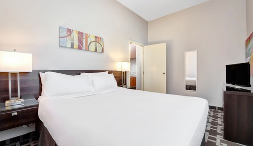 Suite, 1 Queen Bed, Kitchenette