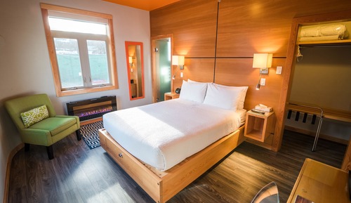 Deluxe Room, 1 Queen Bed, Mountain View