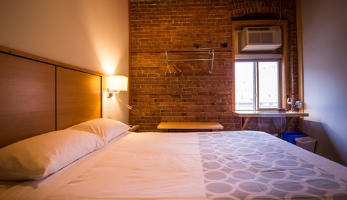 Economy Room, 1 Queen Bed