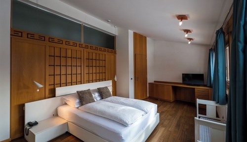 Premium Suite