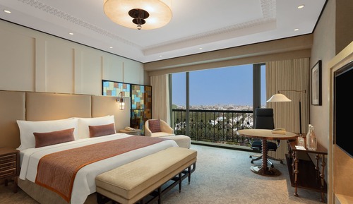 House, 1 King Bed