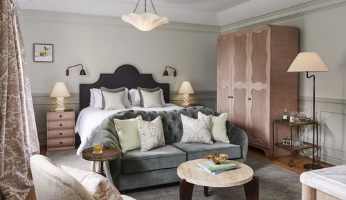 Manor Suite