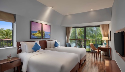 Standard Villa, Multiple Beds, Balcony, Garden View (2 King 2 Single Beds)
