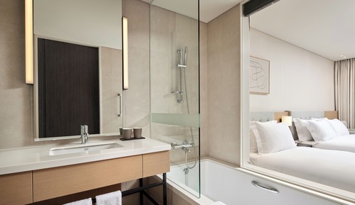 [THE TRAIN TO SHILL STAY] Standard Family Twin Ocean View + Breakfast 50% off + Early Check-in (2PM)