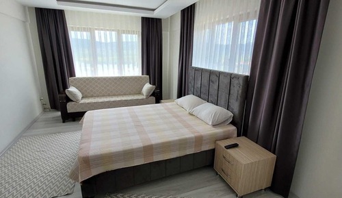 Family Room, 1 Bedroom, Hill View
