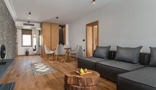 Deluxe One-bedroom Apartment - Garden House - Annex