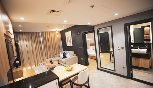 Deluxe Apartment, 1 King Bed, City View